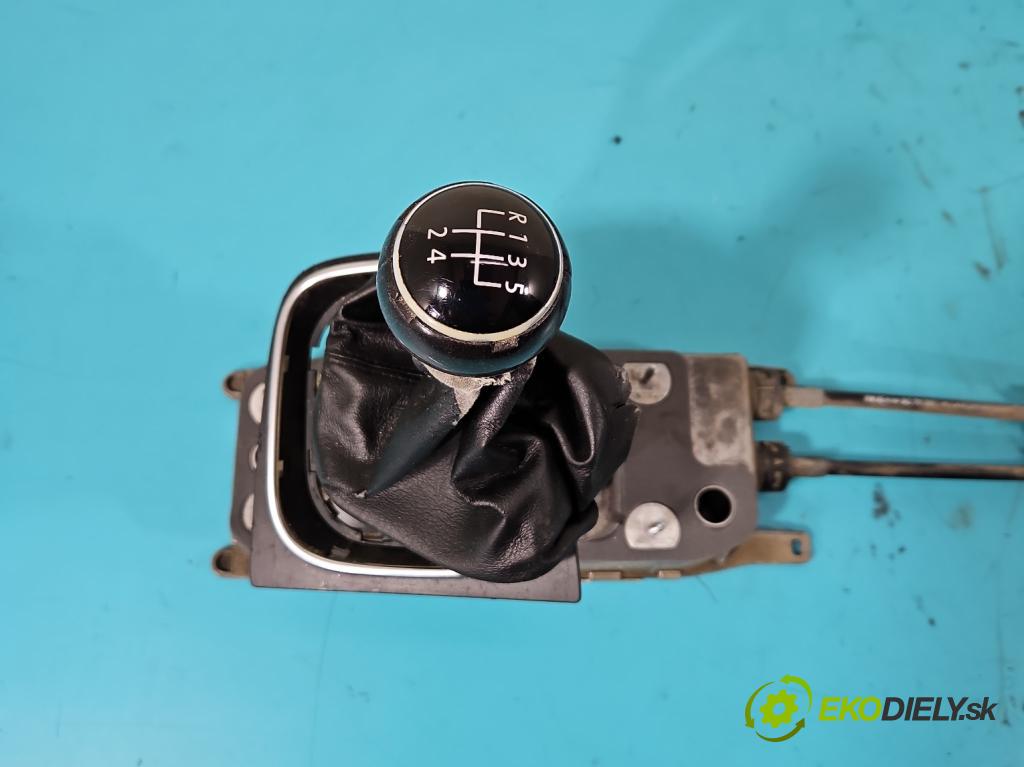 Vw Golf V 2003-2009 1.6 SR 102 HP manual 75 kW 1595 cm3 5- Páka: Změny: stupeň,rýchlosť 1K0711091A (Rýchlostné páky / kulisy)