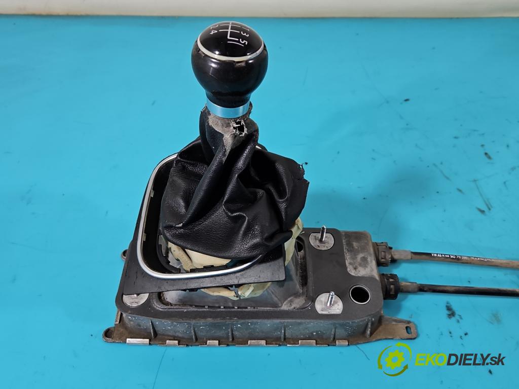 Vw Golf V 2003-2009 1.6 SR 102 HP manual 75 kW 1595 cm3 5- Páka: Změny: stupeň,rýchlosť 1K0711091A (Rýchlostné páky / kulisy)