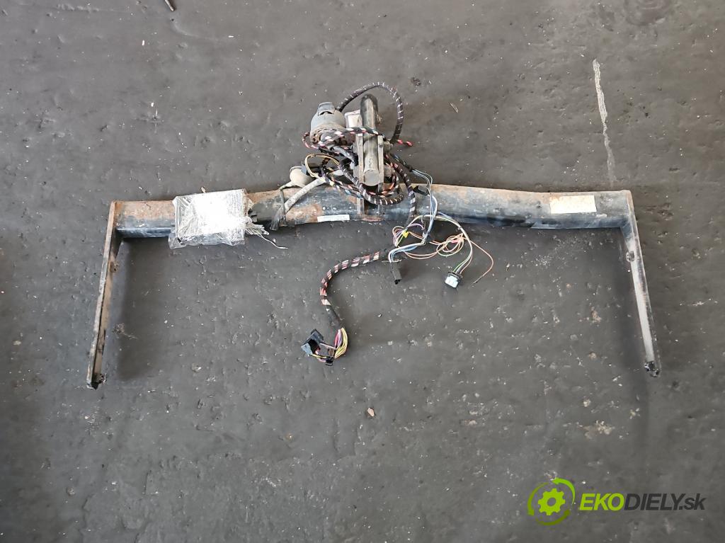 Vw Golf V 2003-2009 1.6 SR 102 hp manual 75 kW 1595 cm3 5- oko tažné  (Tažná zařízení)