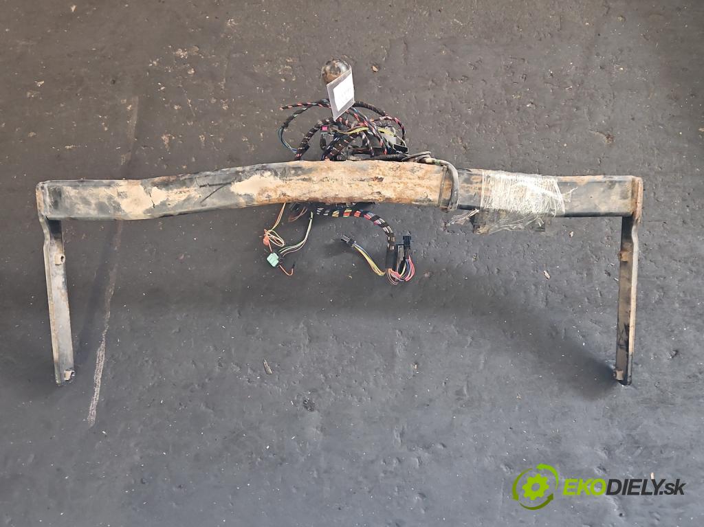 Vw Golf V 2003-2009 1.6 SR 102 hp manual 75 kW 1595 cm3 5- oko tažné  (Tažná zařízení)