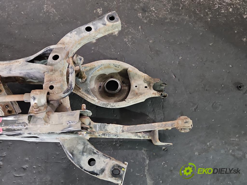 Mazda 3 III BM 2013-2018 2.0 16V 155 hp manual 114 kW 1998 cm3 4- zadní výztuha  (Výztuhy zadní)