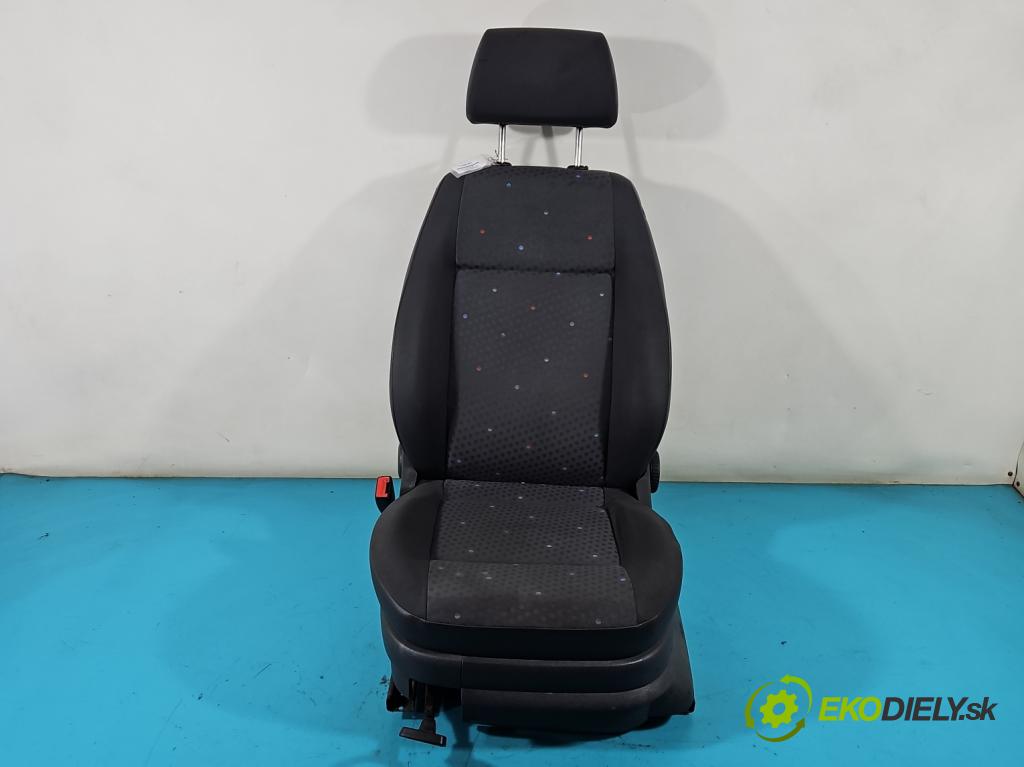 Vw Polo IV 9N 2001-2009 1.2 6V (BMD) 54 HP manual 40 kW 1198 cm3 5- Sedačka ľavý  (Sedačky, sedadlá)