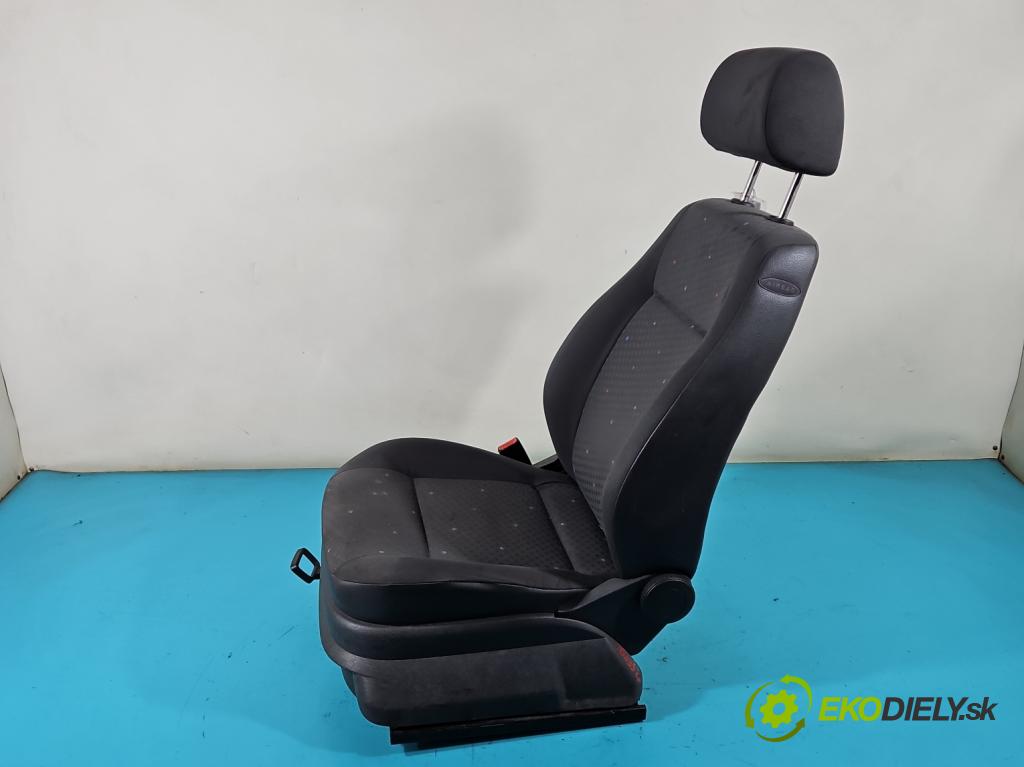 Vw Polo IV 9N 2001-2009 1.2 6V (BMD) 54 HP manual 40 kW 1198 cm3 5- Sedačka ľavý  (Sedačky, sedadlá)