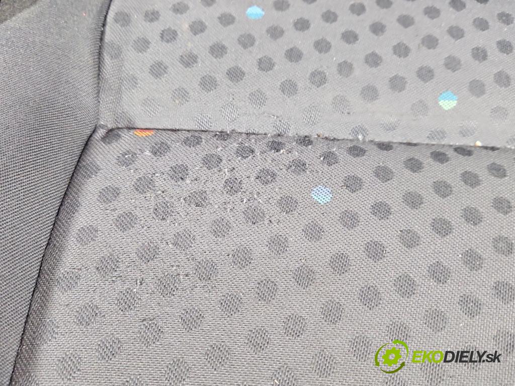 Vw Polo IV 9N 2001-2009 1.2 6V (BMD) 54 HP manual 40 kW 1198 cm3 5- Sedačka ľavý  (Sedačky, sedadlá)