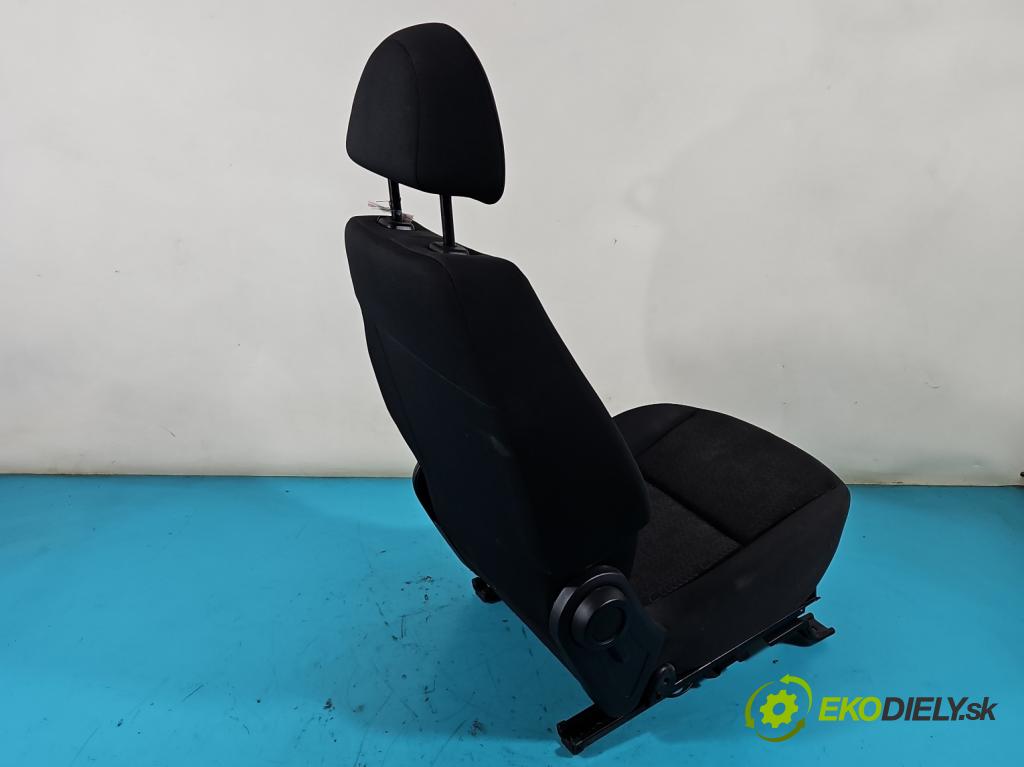 Mitsubishi Colt Z30 VI 2004-2012 1.1 12V 75 HP manual 55 kW 1124 cm3 3- Sedačka ľavý  (Sedačky, sedadlá)