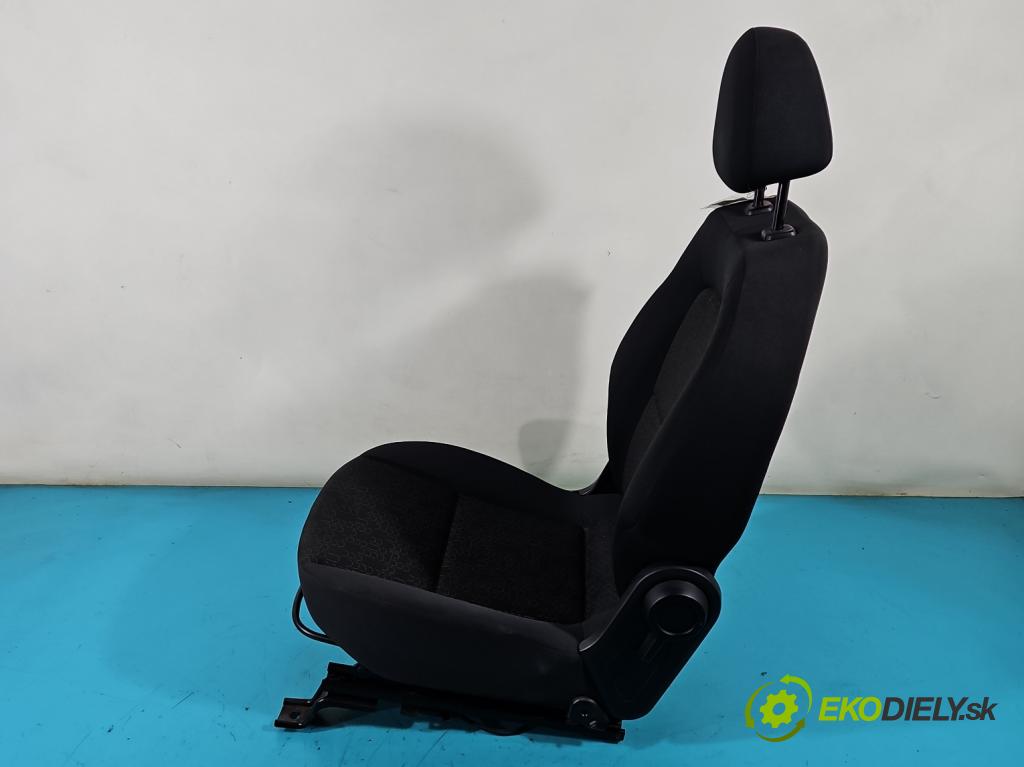Mitsubishi Colt Z30 VI 2004-2012 1.1 12V 75 HP manual 55 kW 1124 cm3 3- Sedačka pravý  (Sedačky, sedadlá)