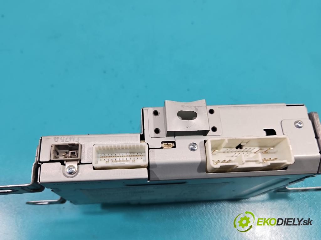 Mazda 3 III BM 2013-2018 2.0 16V 155 HP manual 114 kW 1998 cm3 4- Zesilovač: BJS766DRXB (Zosilňovače)