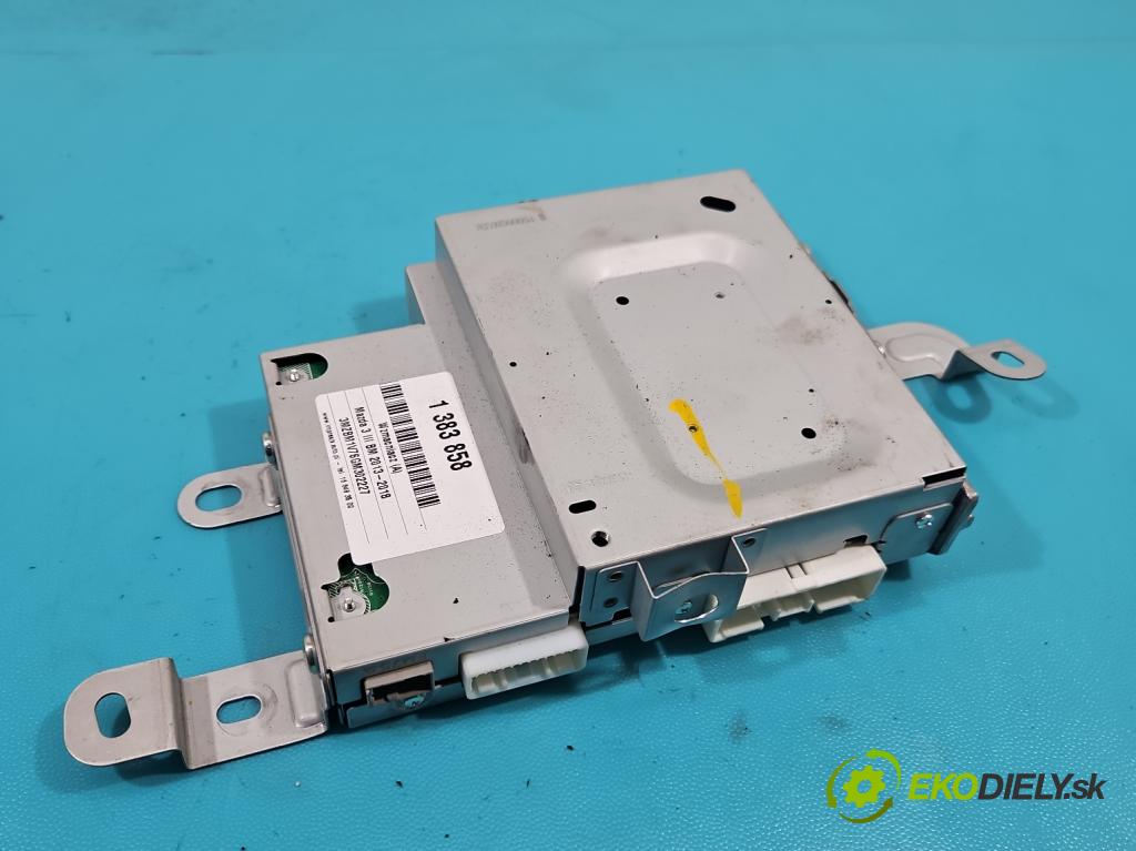 Mazda 3 III BM 2013-2018 2.0 16V 155 HP manual 114 kW 1998 cm3 4- Zesilovač: BJS766DRXB (Zosilňovače)