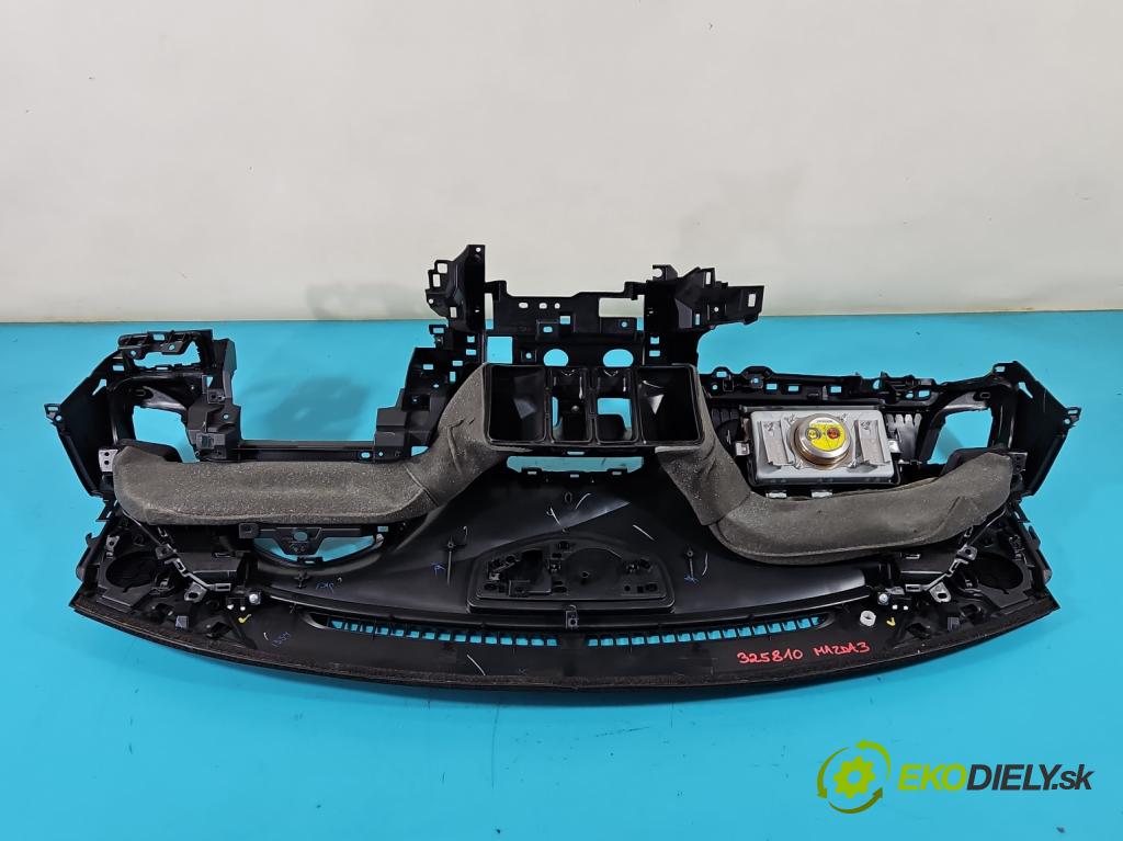 Mazda 3 III BM 2013-2018 2.0 16V 155 HP manual 114 kW 1998 cm3 4- kokpit,pristrojová doska rozdeľovacia