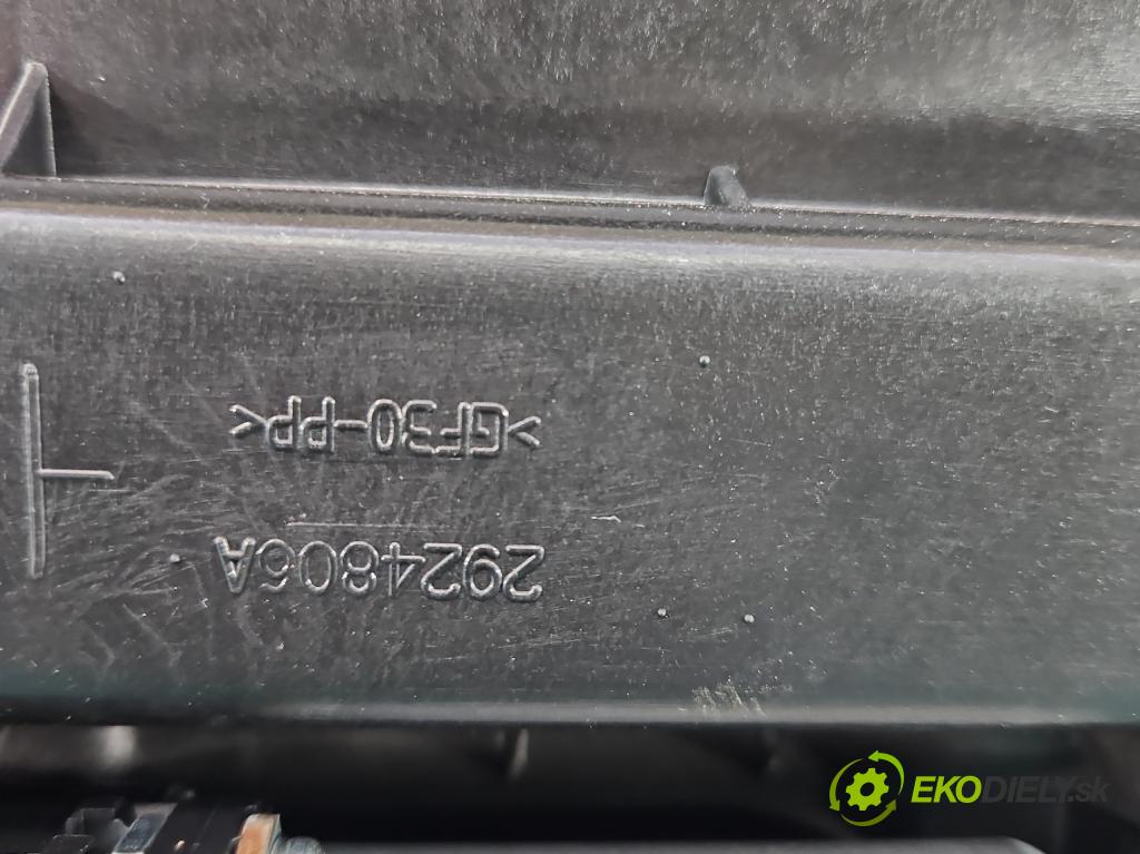 Mazda 3 III BM 2013-2018 2.0 16V 155 HP manual 114 kW 1998 cm3 4- Střešní okno: BJT1 (Sklo karosérie)