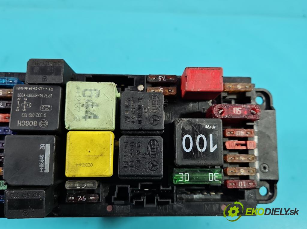 Mercedes C W203 2000-2007 2,2.0 cdi 143 hp manual 105 kW 2148 cm3 4- skříňka pojistková 2035451701 (Pojistkové skříňky)