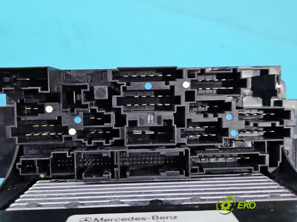 Mercedes C W203 2000-2007 2,2.0 cdi 143 hp manual 105 kW 2148 cm3 4- skříňka pojistková 2035451701 (Pojistkové skříňky)