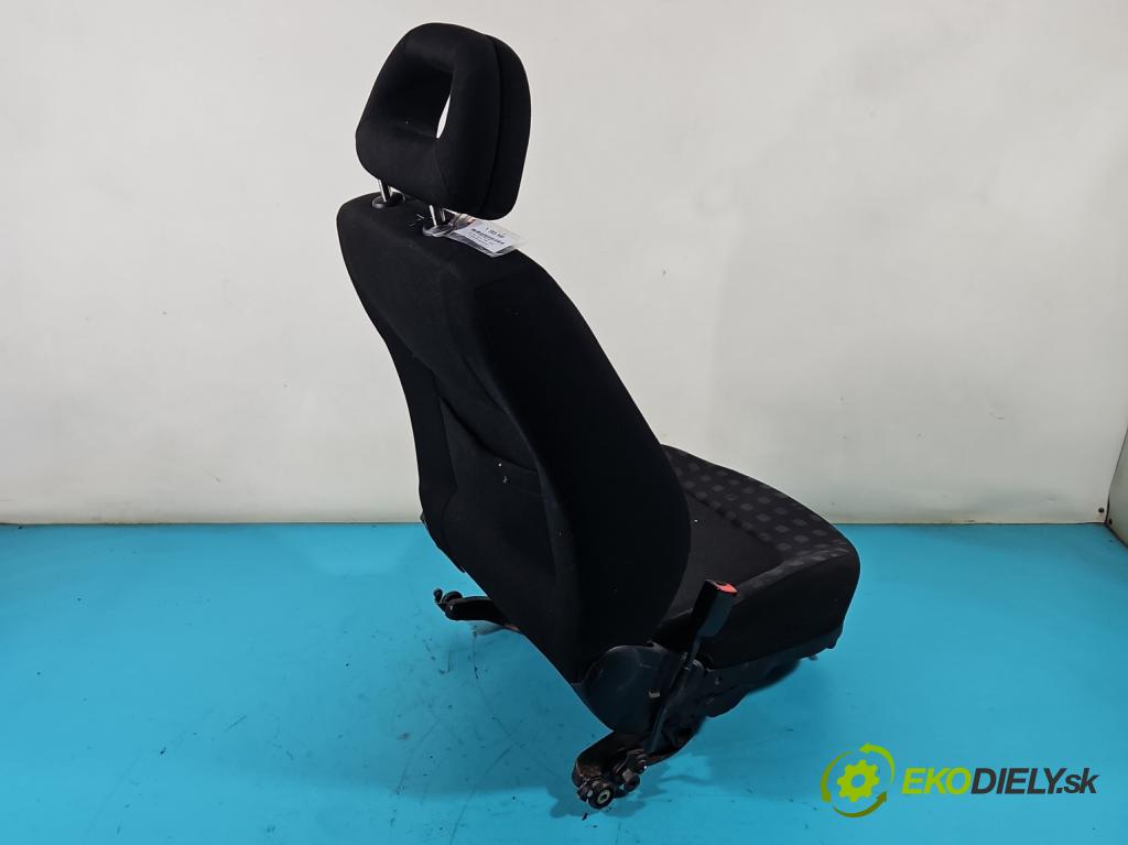 Vw New Beetle 1998-2010 2.0 8V 116 HP manual 85 kW 1984 cm3 3- Sedačka ľavý  (Sedačky, sedadlá)