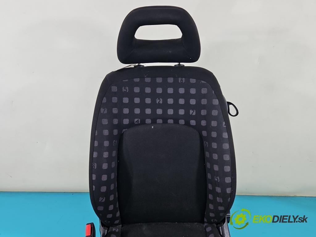 Vw New Beetle 1998-2010 2.0 8V 116 HP manual 85 kW 1984 cm3 3- Sedačka ľavý  (Sedačky, sedadlá)