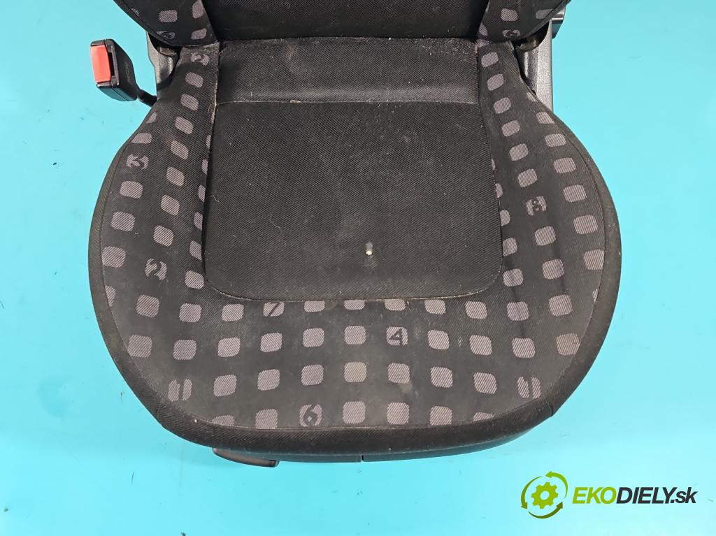 Vw New Beetle 1998-2010 2.0 8V 116 HP manual 85 kW 1984 cm3 3- Sedačka ľavý  (Sedačky, sedadlá)