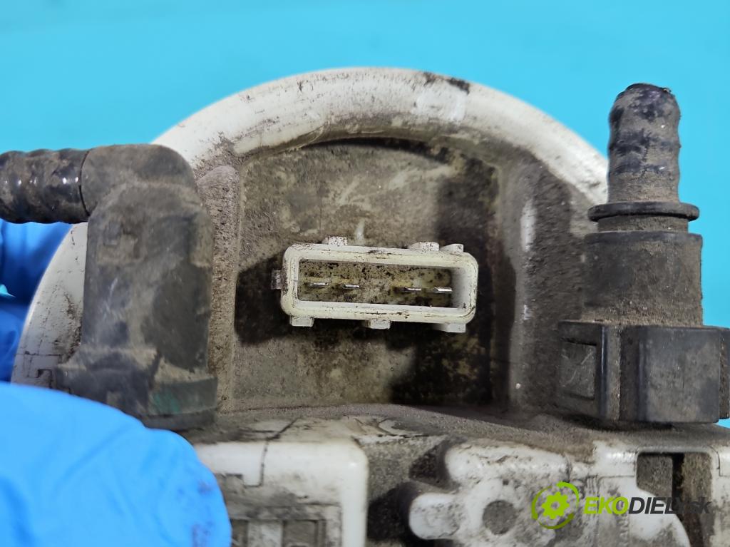 Peugeot 306 1.6 8v 88 hp manual 65 kW 1587 cm3 5- čerpadlo paliva 9631944080