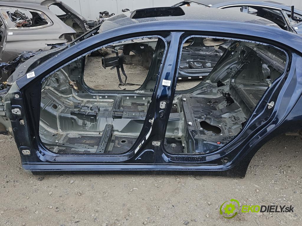 Mazda 3 III BM 2013-2018 2.0 16V 155 hp manual 114 kW 1998 cm3 4- práh levý  (Ostatní)