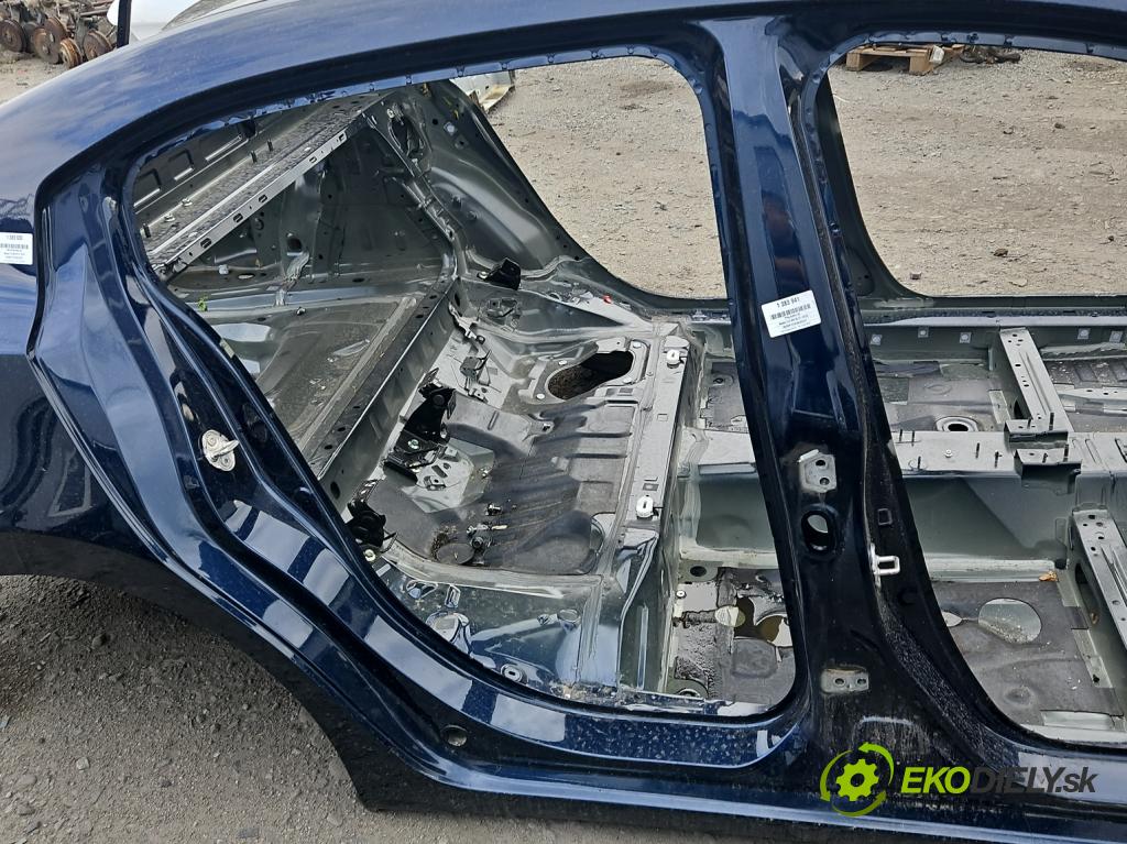 Mazda 3 III BM 2013-2018 2.0 16V 155 hp manual 114 kW 1998 cm3 4- práh pravý  (Ostatní)