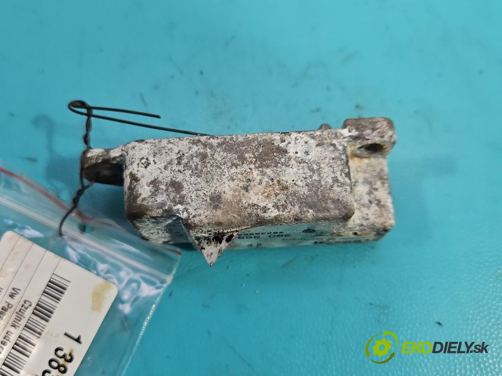 Vw Passat B5 1995-2005 1.6 101 HP manual 74 kW 1596 cm3 4- snímač šokovat: 3B0959643 (Snímače nárazu)