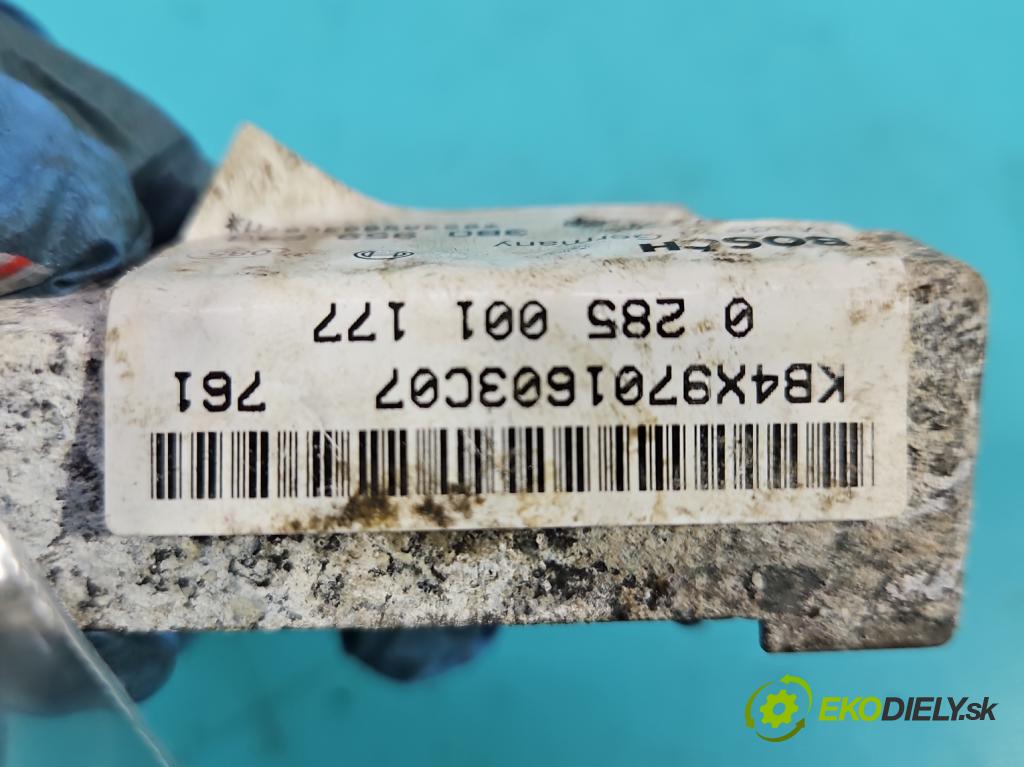 Vw Passat B5 1995-2005 1.6 101 HP manual 74 kW 1596 cm3 4- snímač šokovat: 3B0959643 (Snímače nárazu)