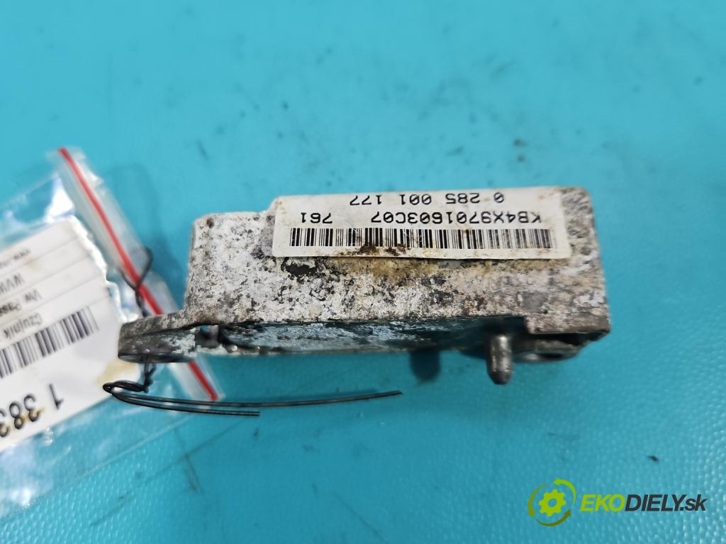 Vw Passat B5 1995-2005 1.6 101 HP manual 74 kW 1596 cm3 4- snímač šokovat: 3B0959643 (Snímače nárazu)