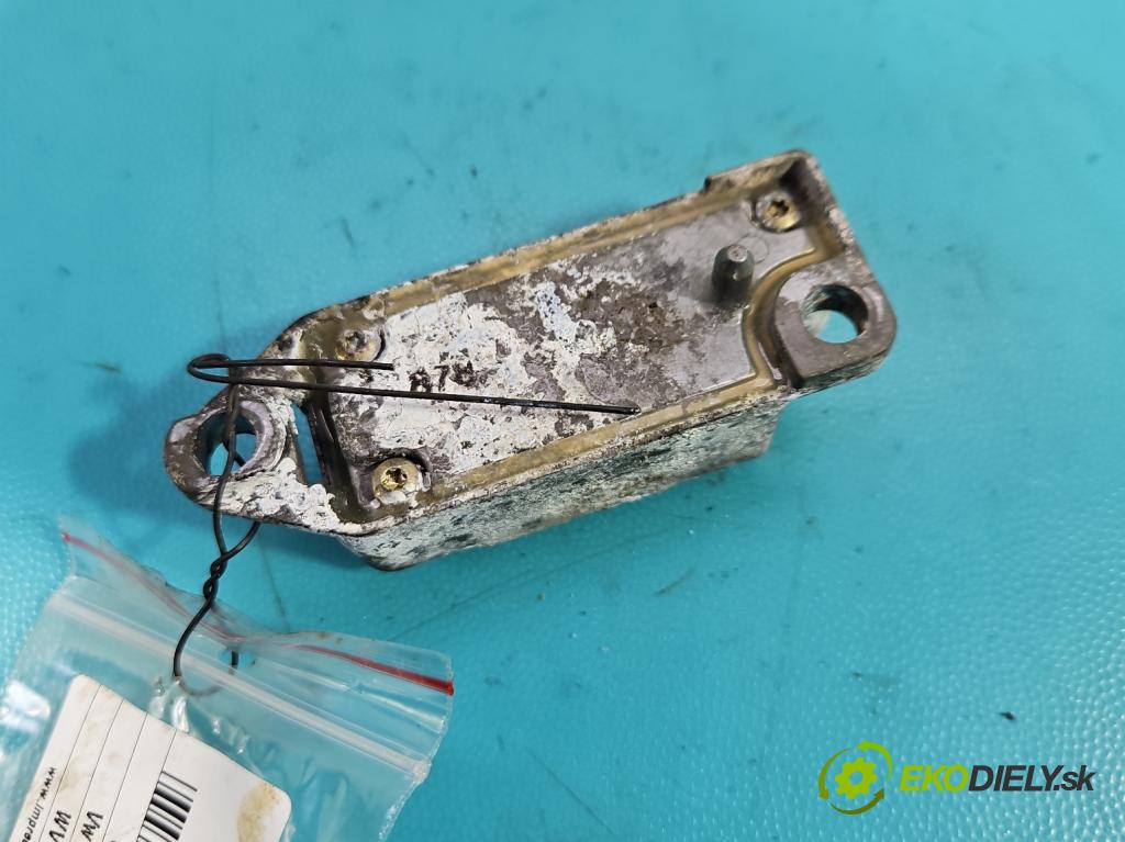 Vw Passat B5 1995-2005 1.6 101 HP manual 74 kW 1596 cm3 4- snímač šokovat: 3B0959643 (Snímače nárazu)