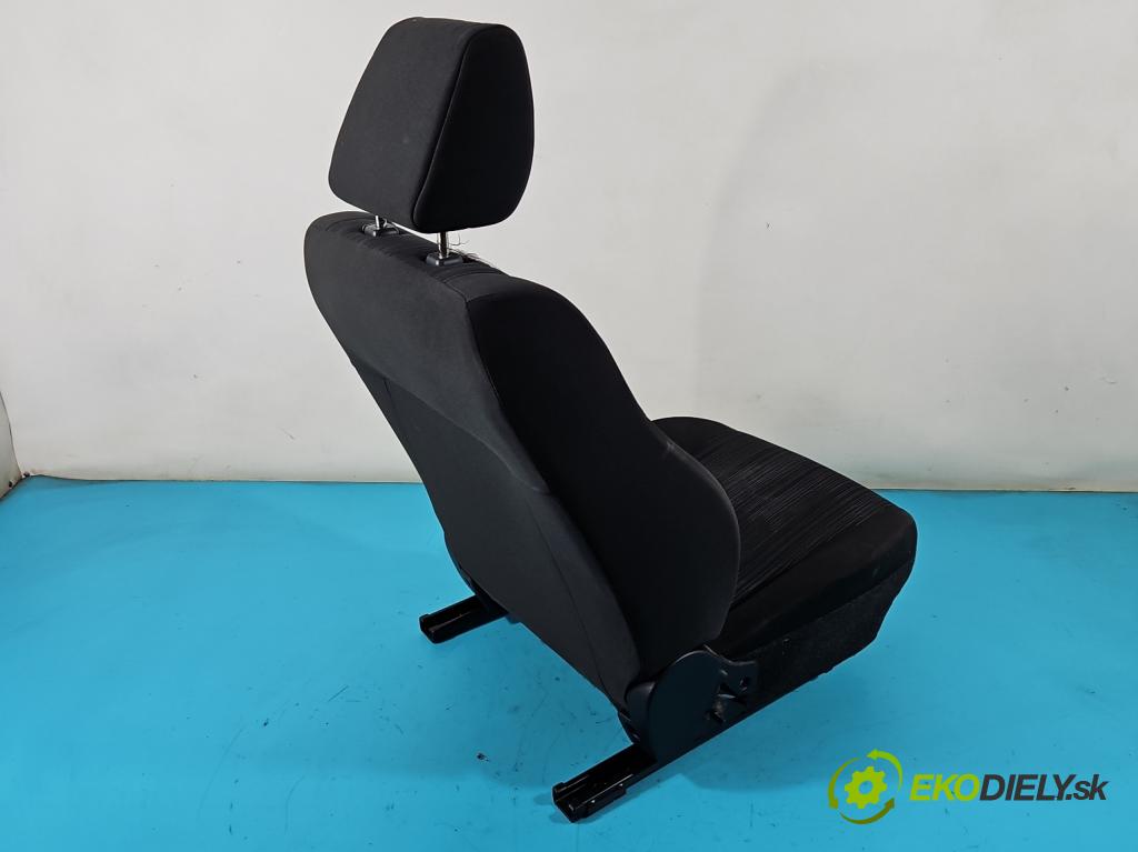 Suzuki Swift Mk7 2010-2017 1.2 16V 94 HP manual 69 kW 1242 cm3 5- Sedačka ľavý  (Sedačky, sedadlá)