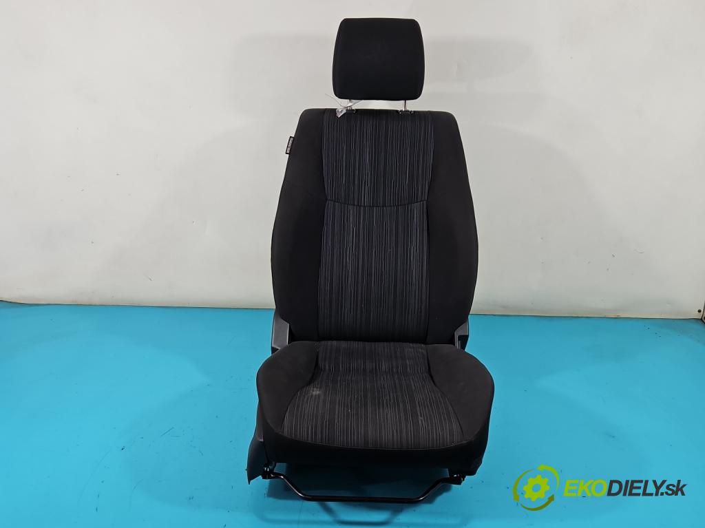 Suzuki Swift Mk7 2010-2017 1.2 16V 94 HP manual 69 kW 1242 cm3 5- Sedačka pravý  (Sedačky, sedadlá)