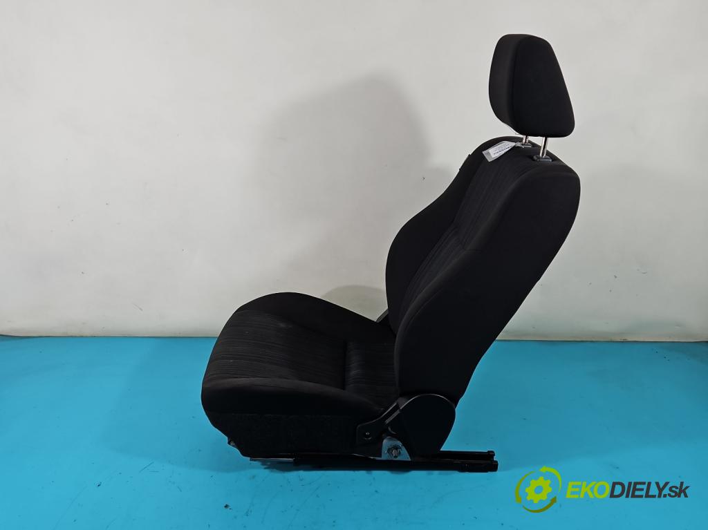 Suzuki Swift Mk7 2010-2017 1.2 16V 94 HP manual 69 kW 1242 cm3 5- Sedačka pravý  (Sedačky, sedadlá)