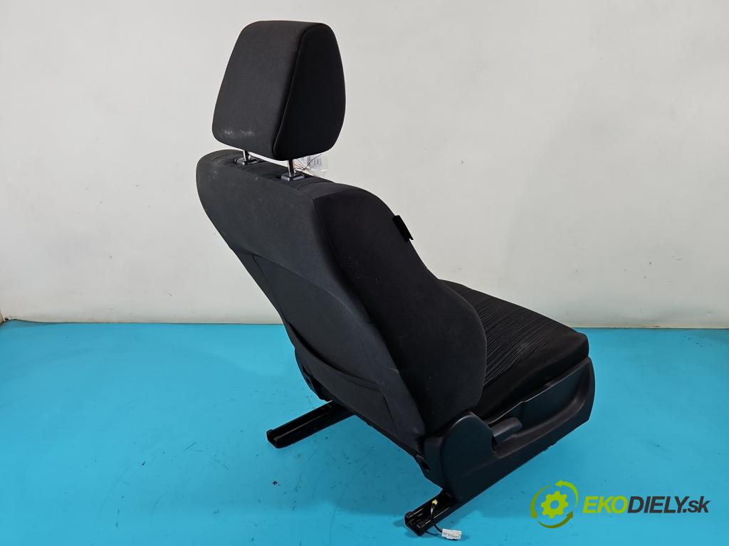 Suzuki Swift Mk7 2010-2017 1.2 16V 94 HP manual 69 kW 1242 cm3 5- Sedačka pravý  (Sedačky, sedadlá)