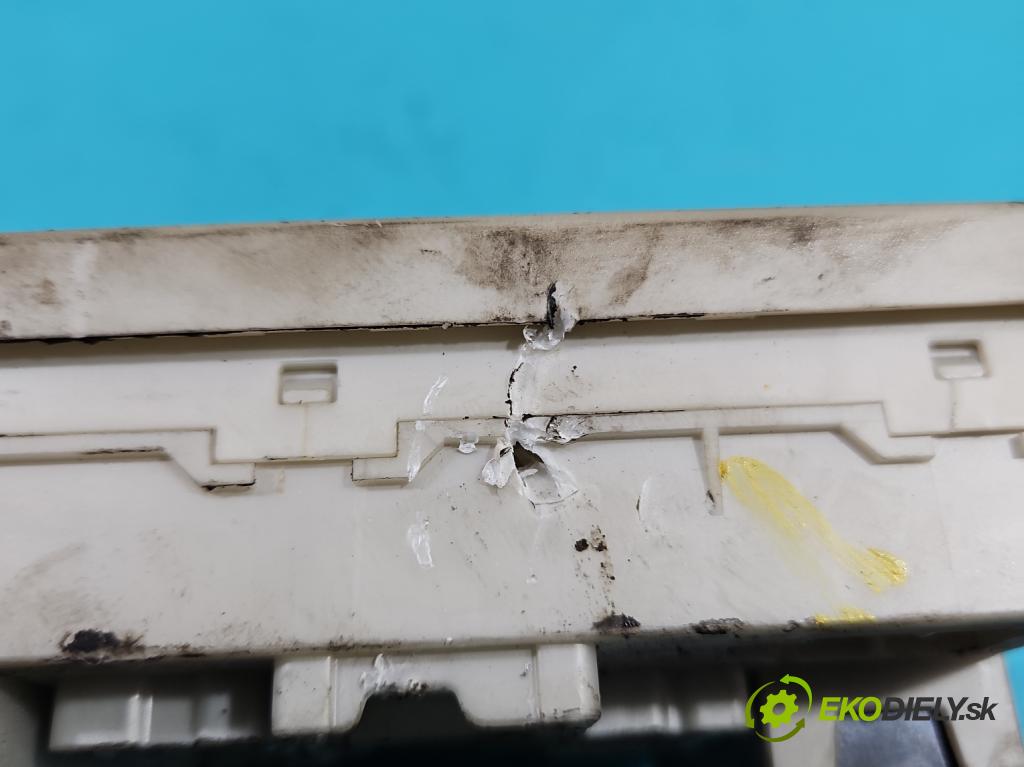 Renault Modus 1.5 dci 86 hp manual 63 kW 1461 cm3 5- skříňka pojistková 233293F (Pojistkové skříňky)