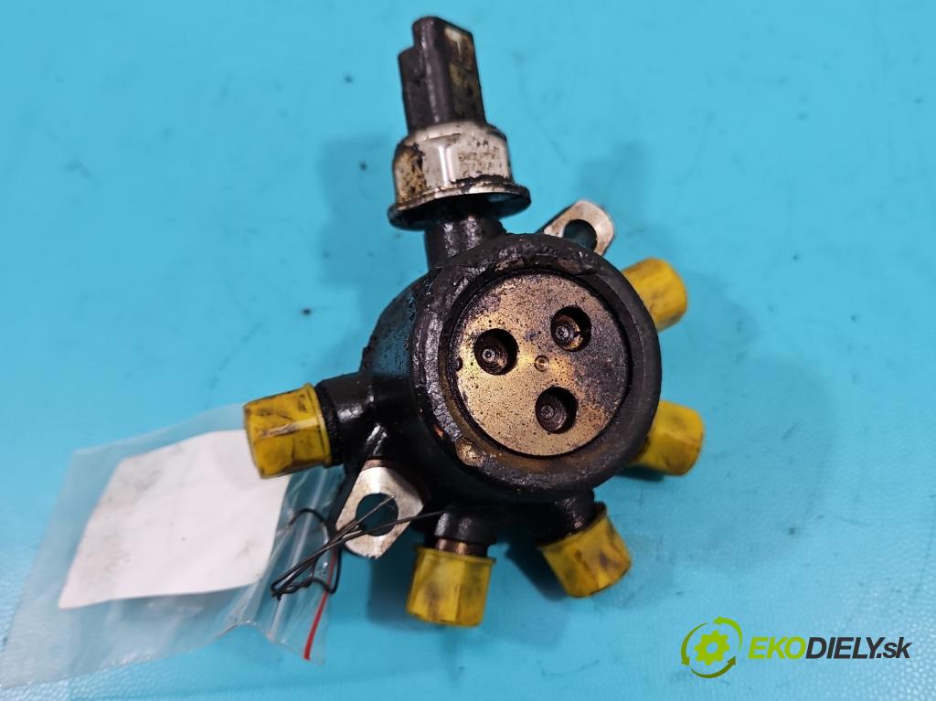 Renault Modus 1.5 dci 86 HP manual 63 kW 1461 cm3 5- lišta vstrekovacia  (Vstrekovacie lišty)