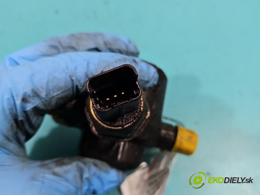 Renault Modus 1.5 dci 86 HP manual 63 kW 1461 cm3 5- lišta vstrekovacia  (Vstrekovacie lišty)