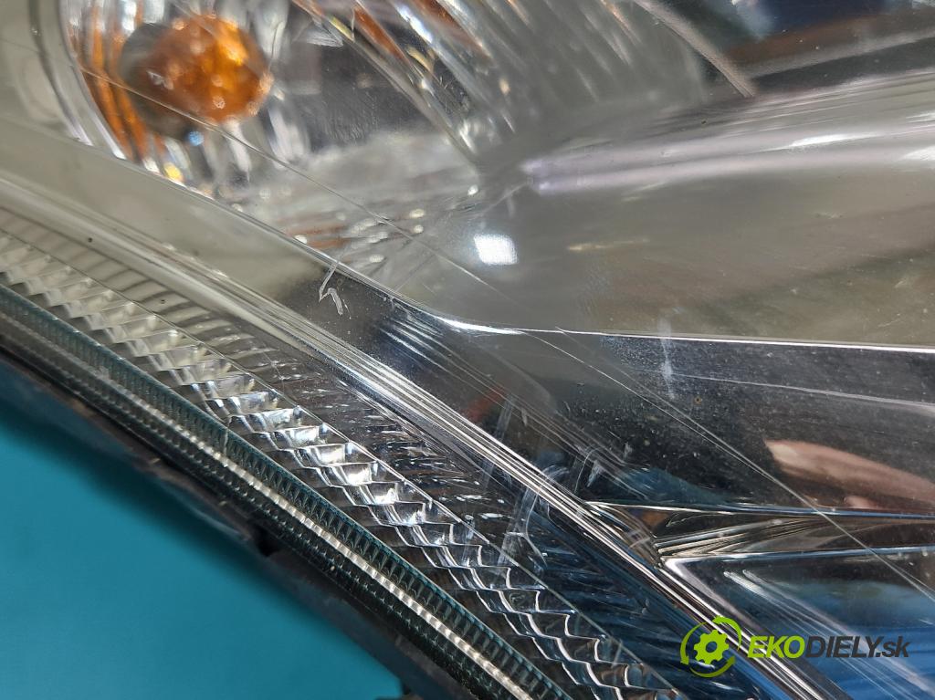 Suzuki Swift Mk7 2010-2017 1.2 16V 94 HP manual 69 kW 1242 cm3 5- Reflektor: pravý  (Pravé)