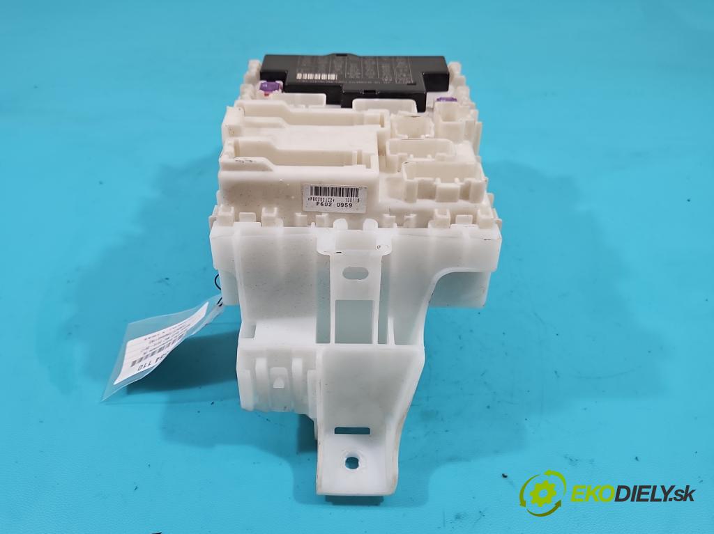 Suzuki Swift Mk7 2010-2017 1.2 16V 94 hp manual 69 kW 1242 cm3 5- skříňka pojistková P602-0959 (Pojistkové skříňky)
