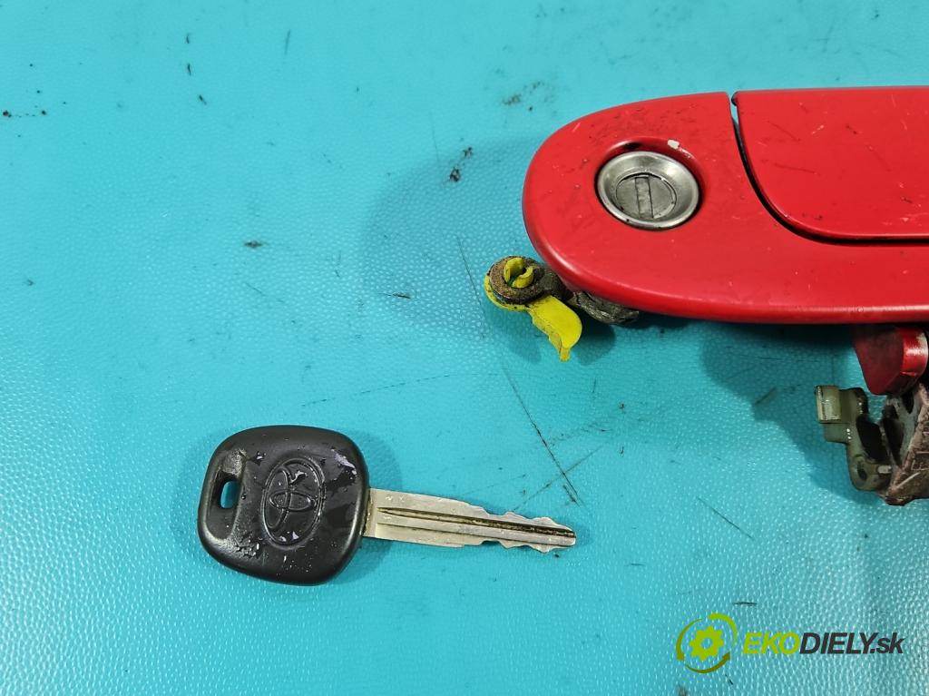 Toyota Yaris I 1999-2005 1.0 VVti: 68 HP manual 50 kW 998 cm3 5- rukoväť predné ľavé mimo:  (Vonkajšie predné ľavé)