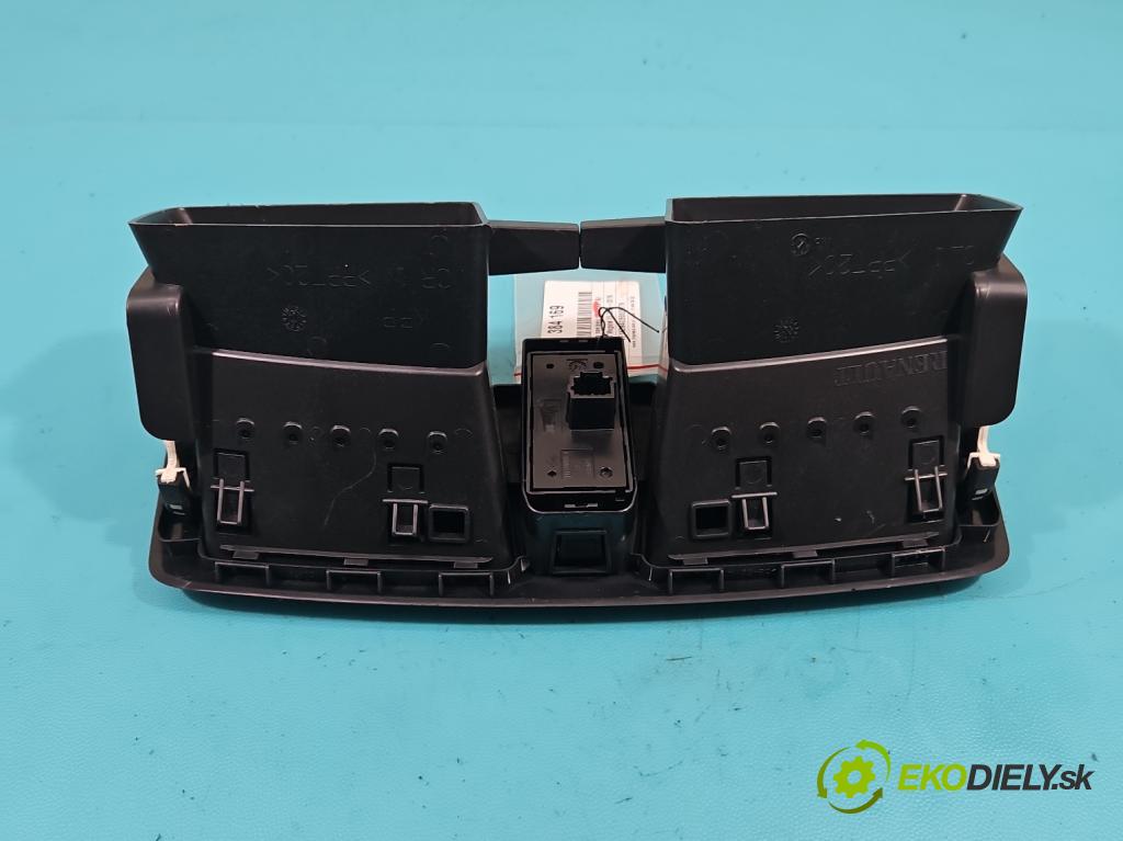 Renault Megane III 2008-2016 1.6 16V 110 HP manual 81 kW 1598 cm3 5- Mřížka: kúrenia stredová  (Mriežky kúrenia (fukáre))