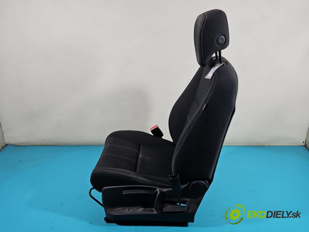 Renault Megane III 2008-2016 1.6 16V 110 HP manual 81 kW 1598 cm3 5- Sedačka pravý  (Sedačky, sedadlá)