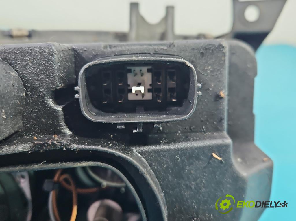 Mazda 6 I GG 2002-2007 2.3b 166 HP manual 122 kW 2261 cm3 4- Reflektor: pravý 014002477R (Pravé)