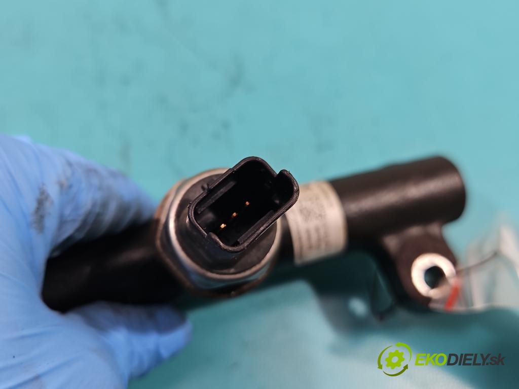 Peugeot 308 II 2013-2021 2.0 e-hdi 150 HP manual 110 kW 1997 cm3 5- lišta vstrekovacia 9674300080-03 (Vstrekovacie lišty)