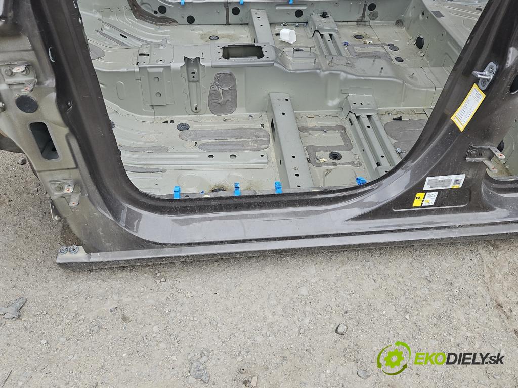 Peugeot 308 II 2013-2021 2.0 e-hdi 150 hp manual 110 kW 1997 cm3 5- práh levý  (Ostatní)