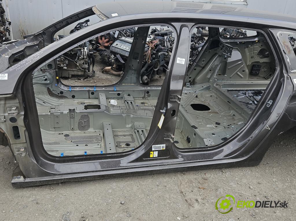 Peugeot 308 II 2013-2021 2.0 e-hdi 150 hp manual 110 kW 1997 cm3 5- práh levý  (Ostatní)