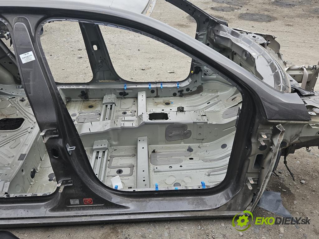 Peugeot 308 II 2013-2021 2.0 e-hdi 150 hp manual 110 kW 1997 cm3 5- práh pravý  (Ostatní)