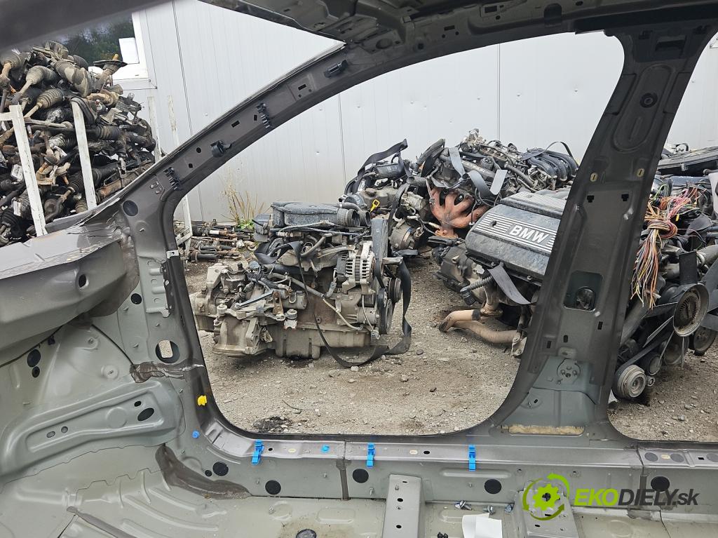 Peugeot 308 II 2013-2021 2.0 e-hdi 150 hp manual 110 kW 1997 cm3 5- práh pravý  (Ostatní)