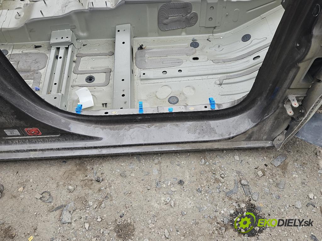 Peugeot 308 II 2013-2021 2.0 e-hdi 150 hp manual 110 kW 1997 cm3 5- práh pravý  (Ostatní)