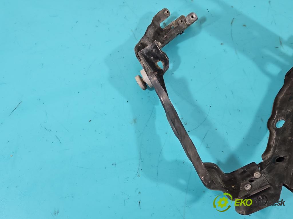 Mercedes E W211 2002-2009 3.2 cdi 204 hp automatic 150 kW 3222 cm3 5- stěna přední  (Výztuhy přední)