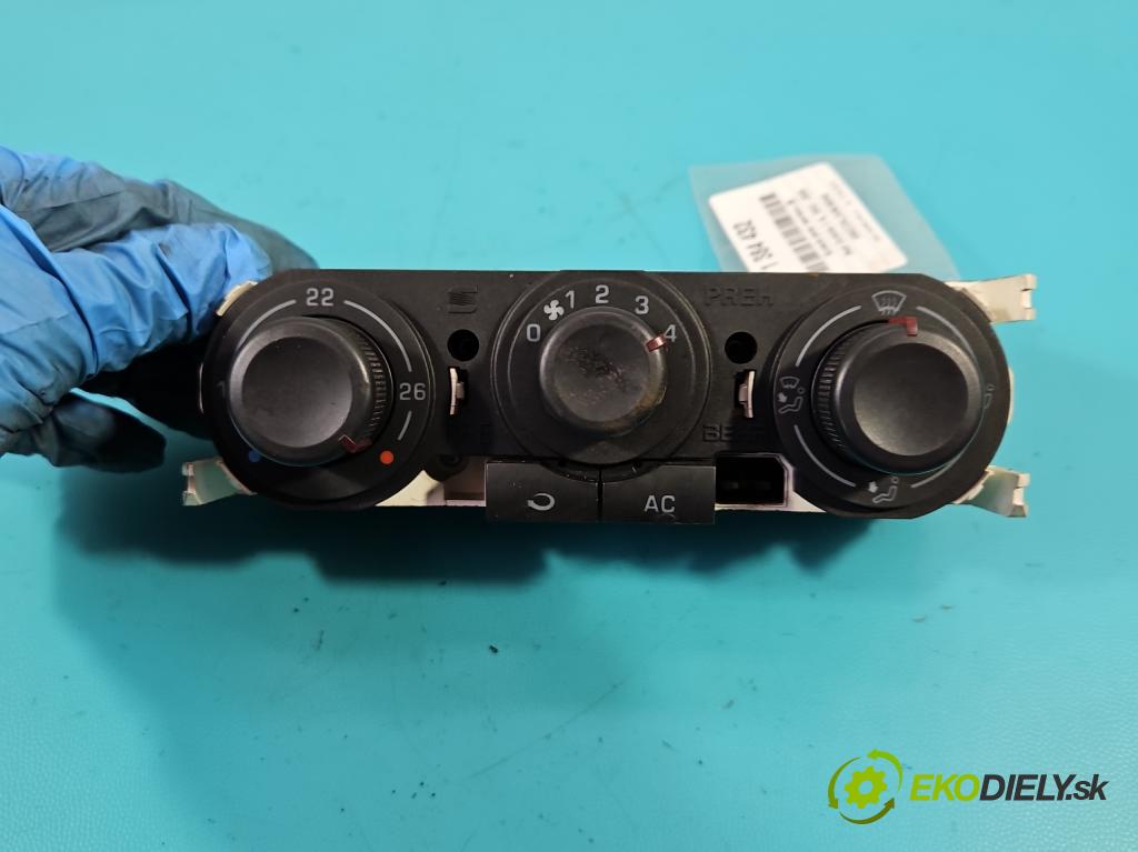 Seat Cordoba II 6L 2002-2008 1.4 16V 75 HP manual 55 kW 1390 cm3 4- panel kúrenia 6L0820045