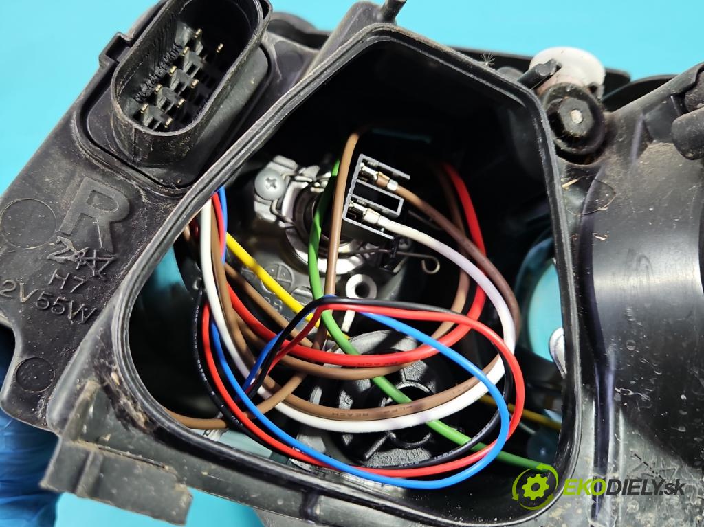 Vw Passat B5 1995-2005 1.8 T 150 HP manual 110 kW 1781 cm3 5- Reflektor: pravý  (Pravé)