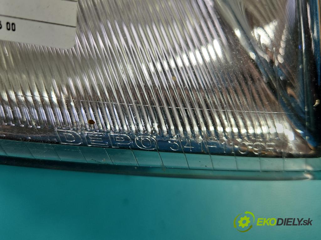 Vw Passat B5 1995-2005 1.8 T 150 HP manual 110 kW 1781 cm3 5- Reflektor: pravý  (Pravé)