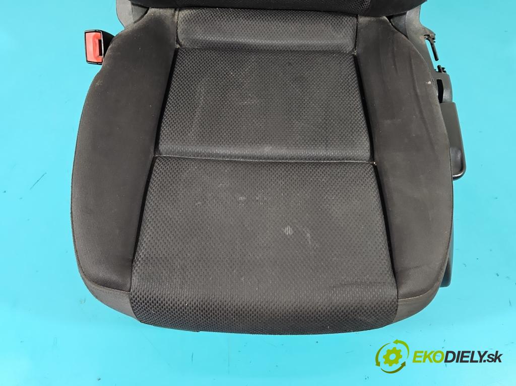 Audi A4 B6 2000-2004 2.0 20V 131 HP automatic 96 kW 1984 cm3 4- Sedačka ľavý  (Sedačky, sedadlá)